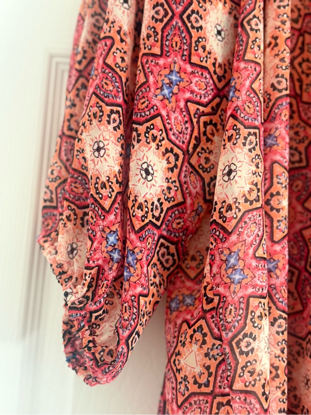 π Vince Camuto Pink Printed Peasant Tunic - Picture 6 of 8